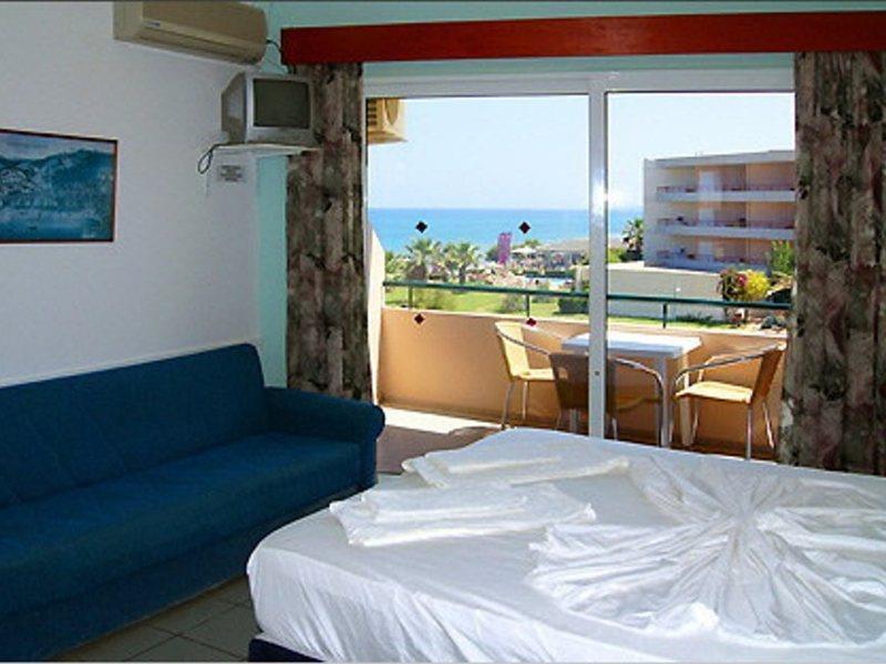 Seafront * Adelianos Kampos