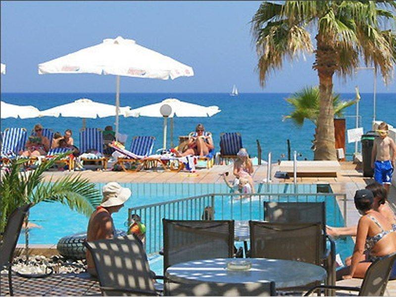 Seafront * Adelianos Kampos
