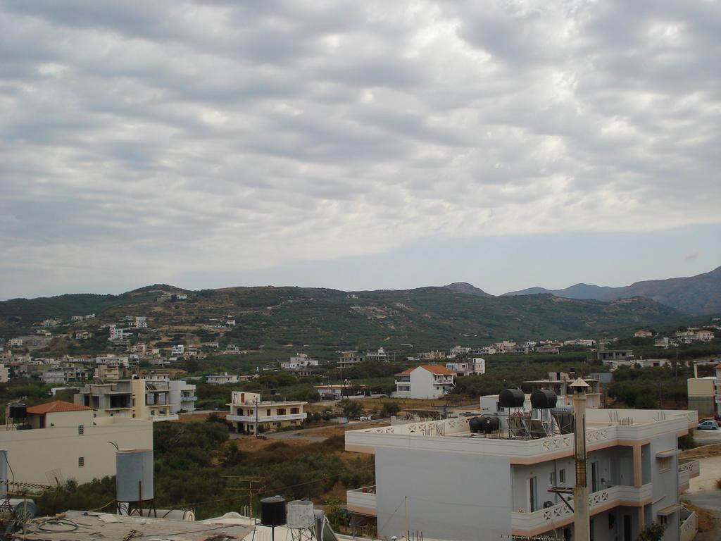 Pyrgos *