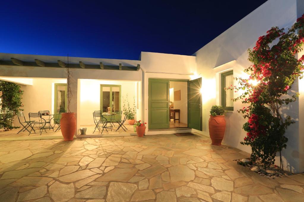 Edem Platis Gialos (Sifnos)