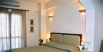 Harmony Aparthotel 4*