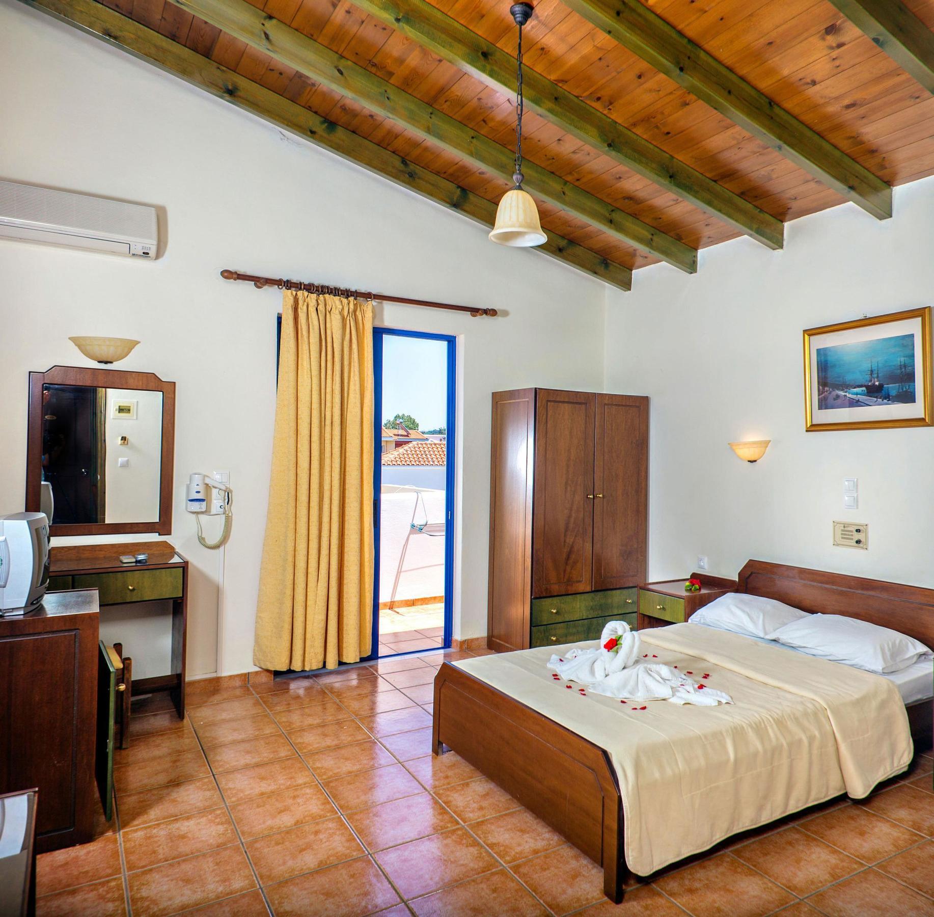 Adelais 2* Tavronitis (Crete)