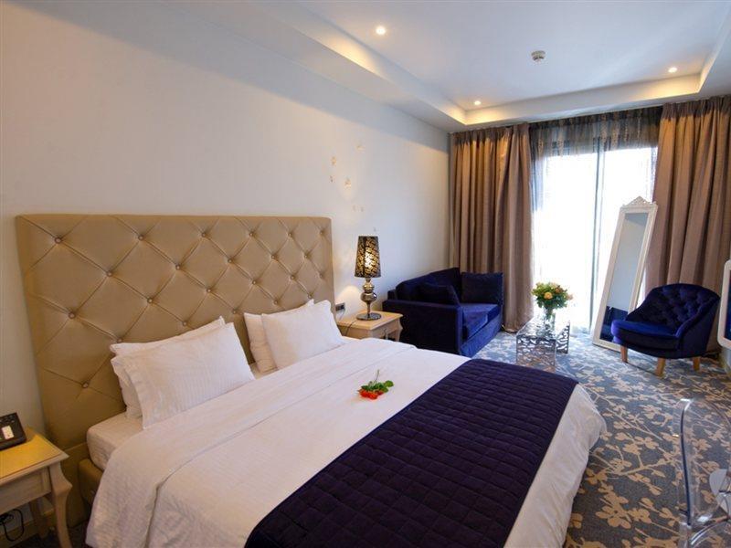 Dioni Boutique Hotel