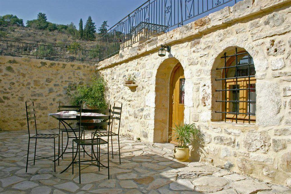 Traditional Stone Aparthotel Vafes