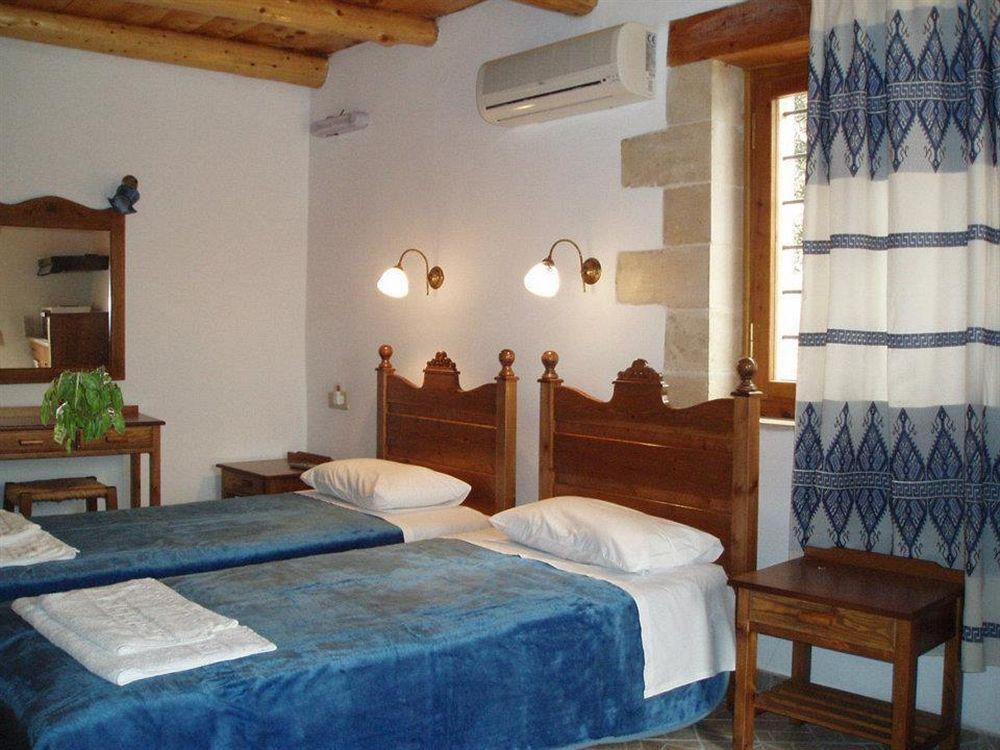 Traditional Stone 3* Vafes