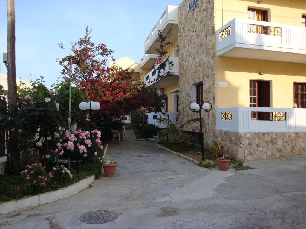 Anniko Aparthotel Stalos