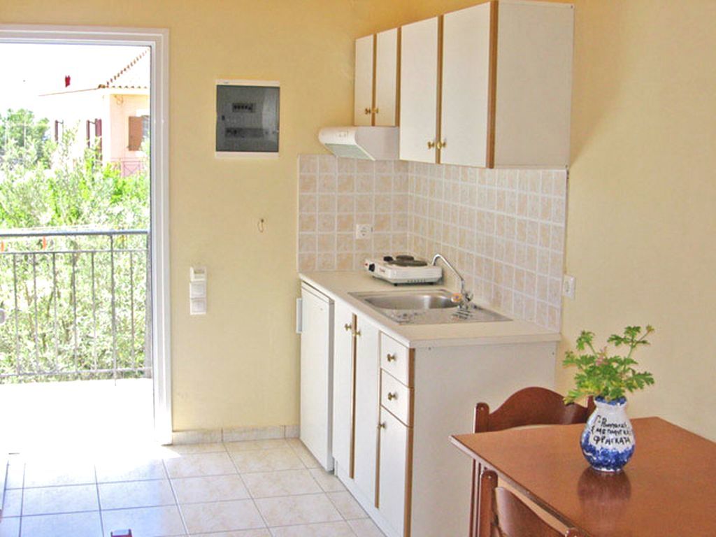 Apartment Pythos *