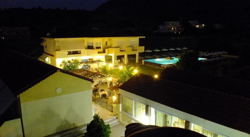 Sunshine Hotel 2*