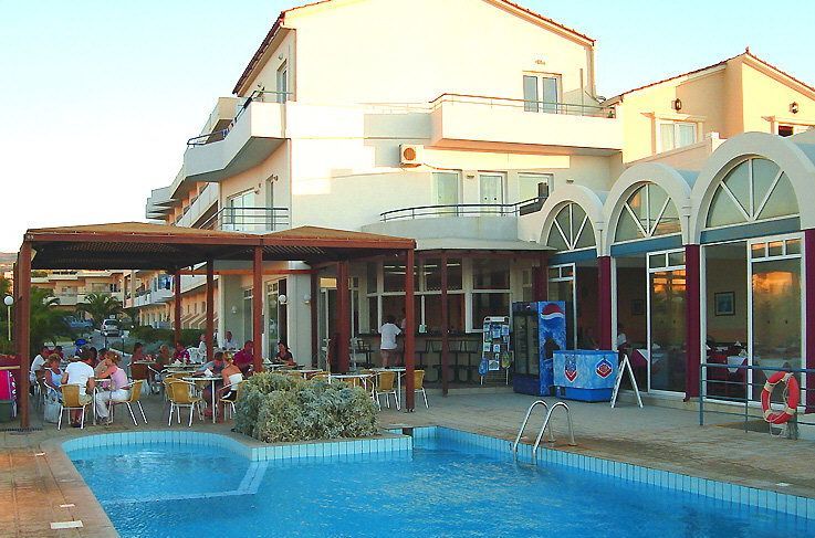Seafront Aparthotel 3*
