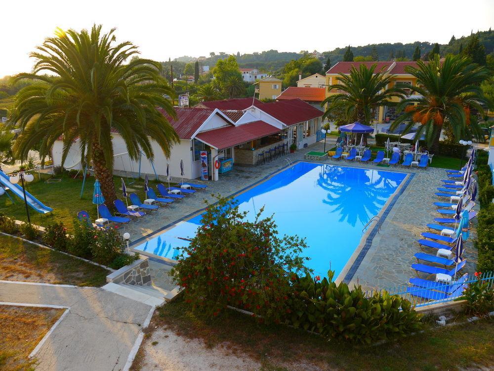 Tria Adelphia 2* Arillas (Corfu)