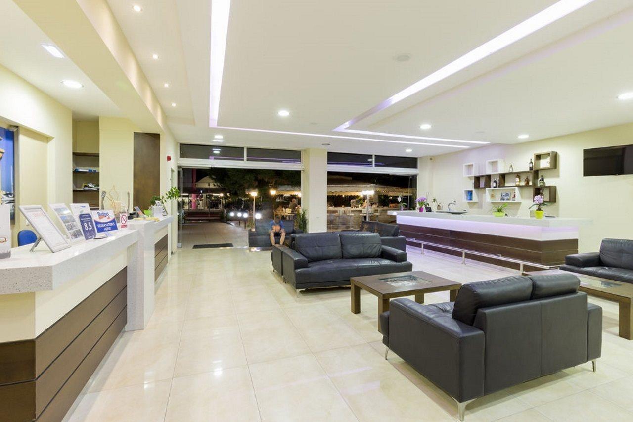 Paleos Aparthotel 3*