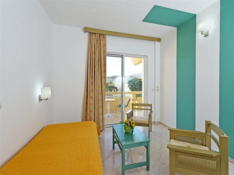 Trianta Hotel Apartments 2*