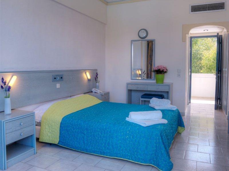 Larisa Boutique Hotel 3*