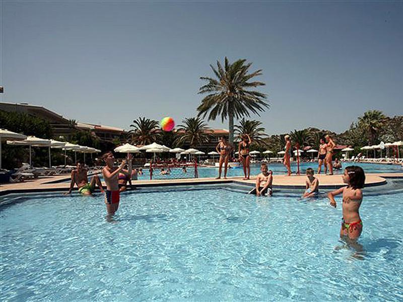 Cathrin Resort 4*
