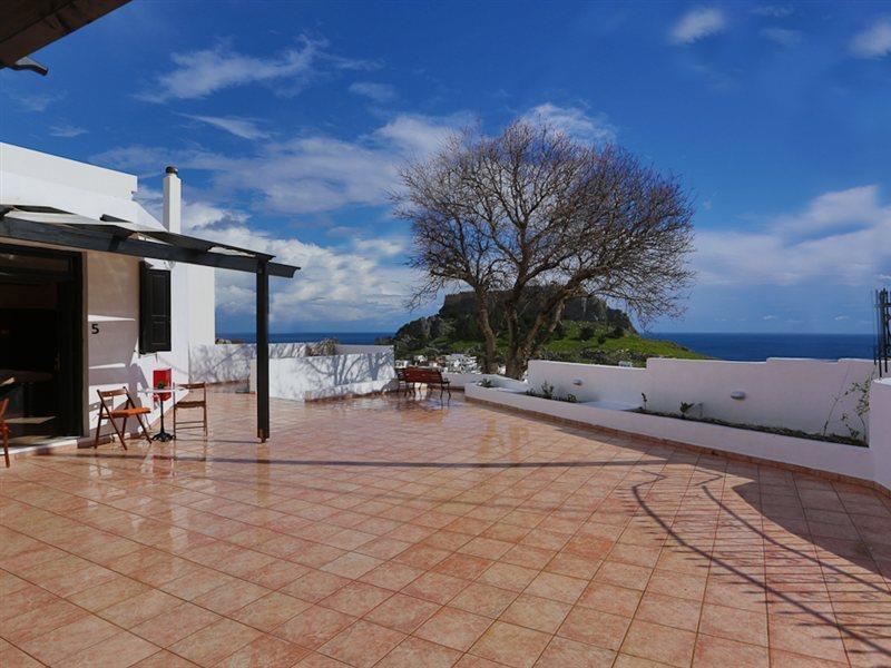 Little Sea View Apartment *