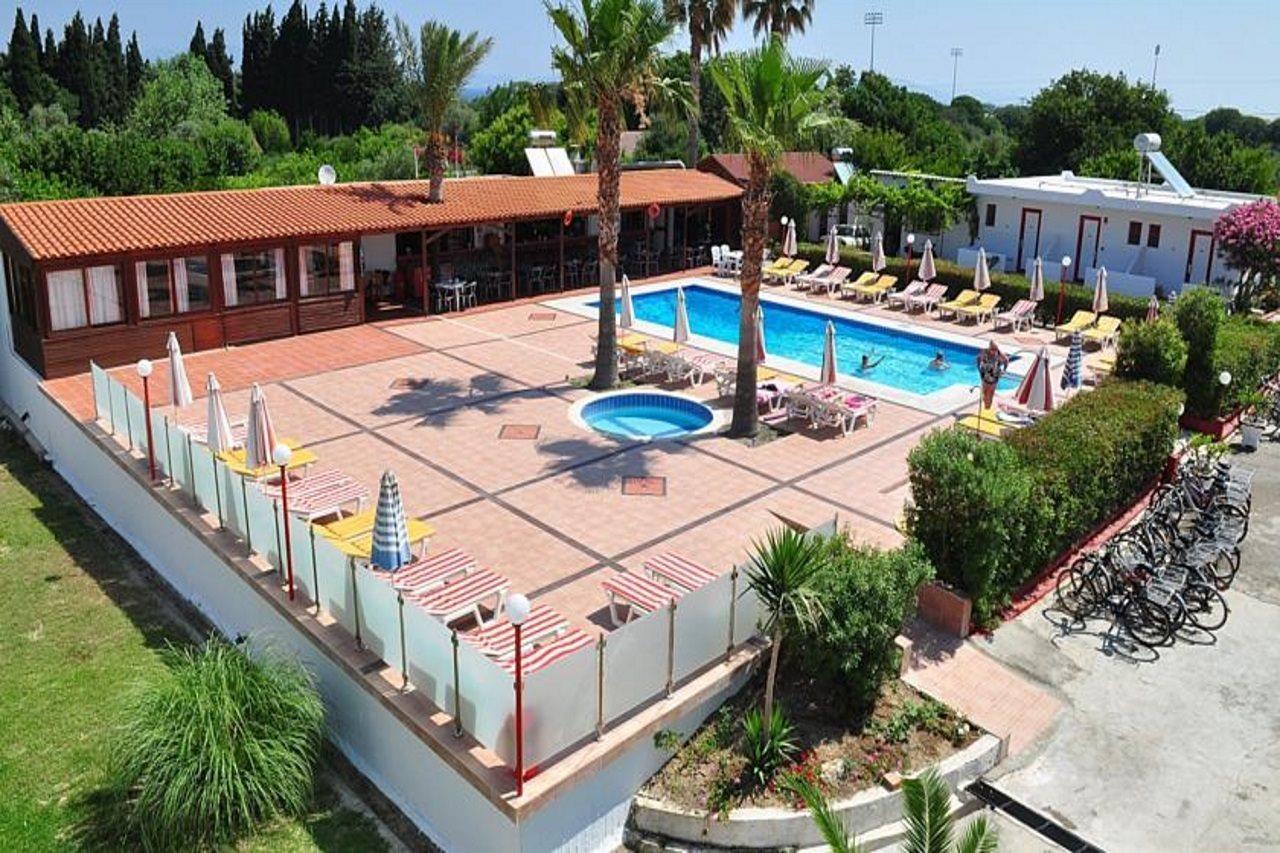 Sandy'S Studios Apartments & Log-Villas Aparthotel