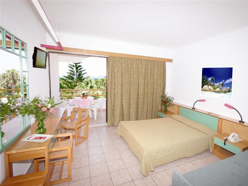 Tigaki Beach Hotel Hotel