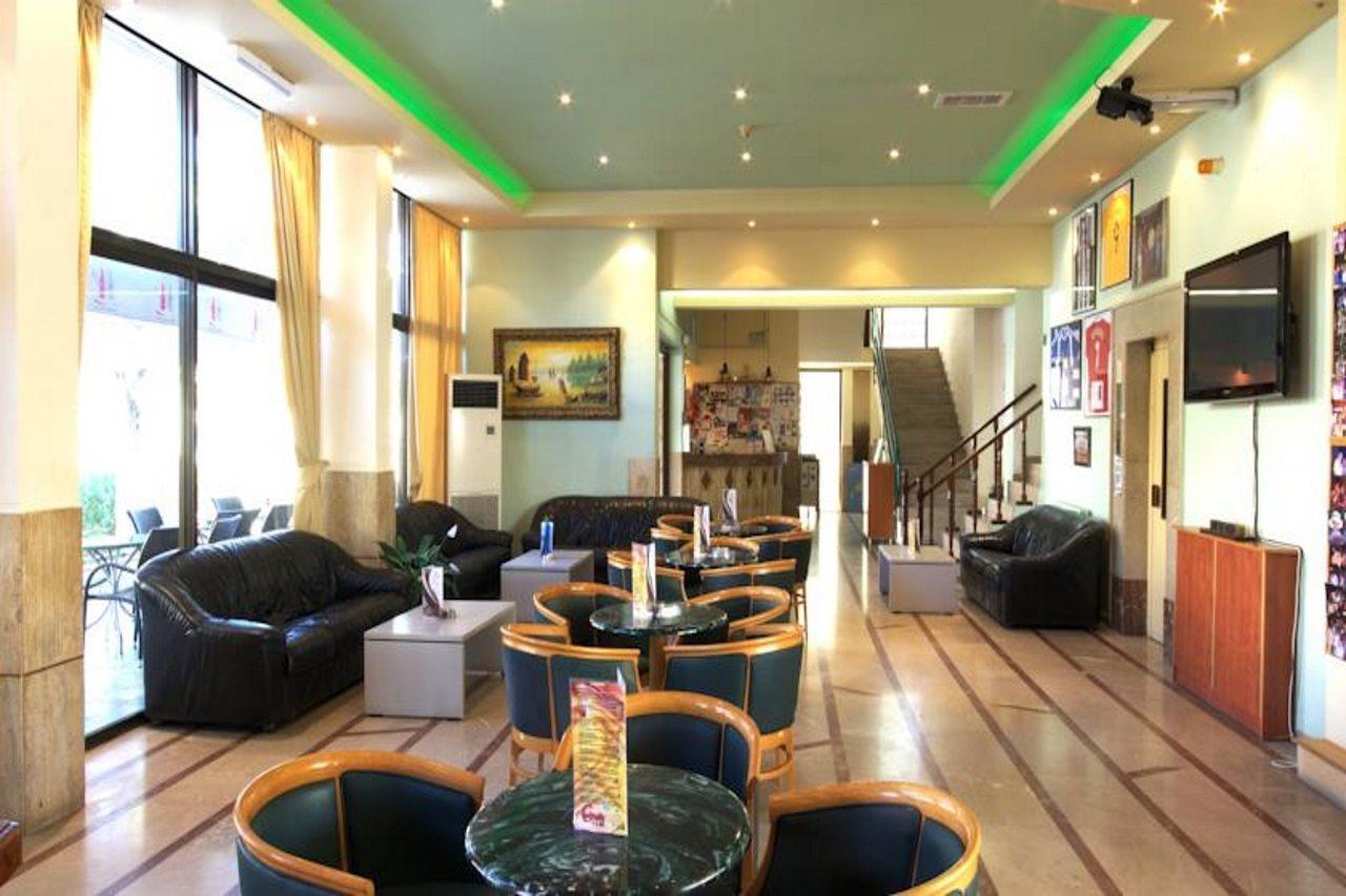 Poseidon Aparthotel