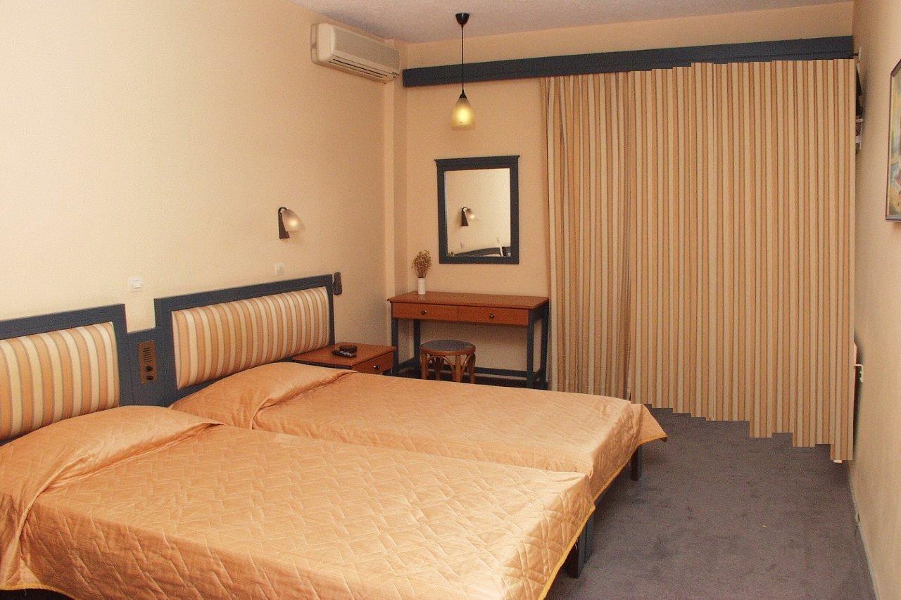Astron Hotel 3*