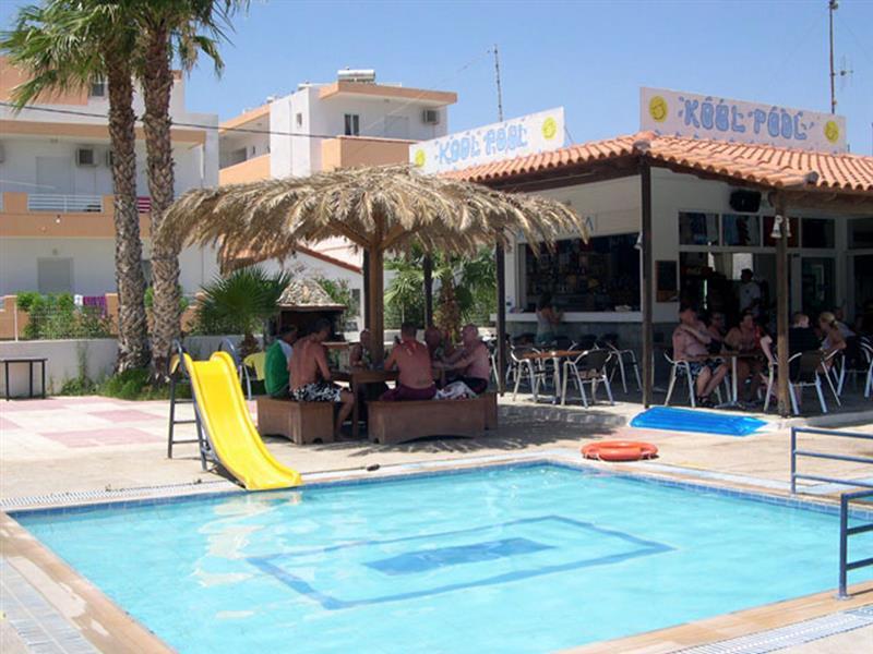 & Peters Kool Pool Apartment *