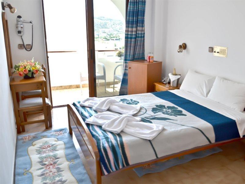 Oceanis 3*