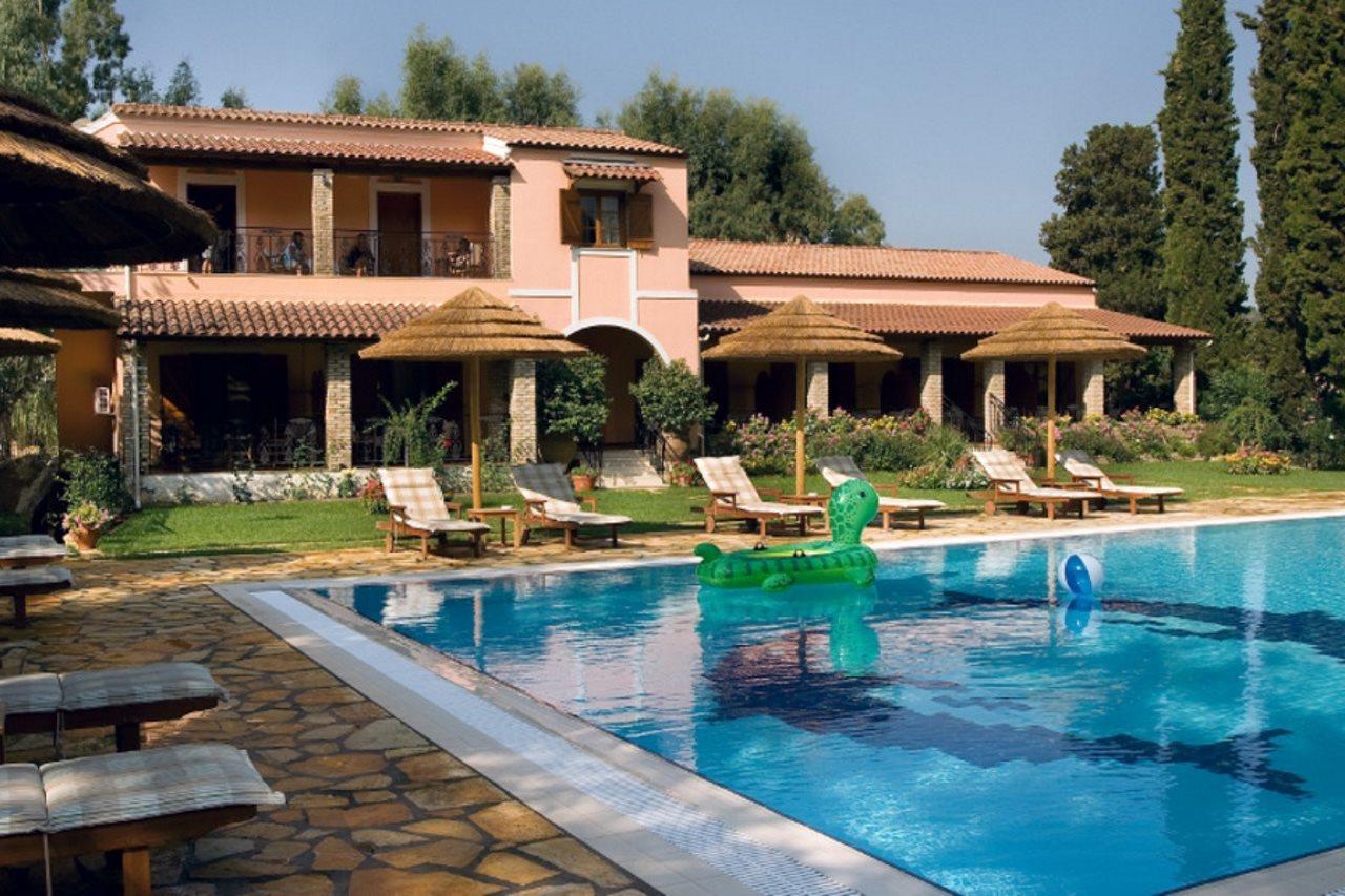 Corfu Club Aparthotel 3*