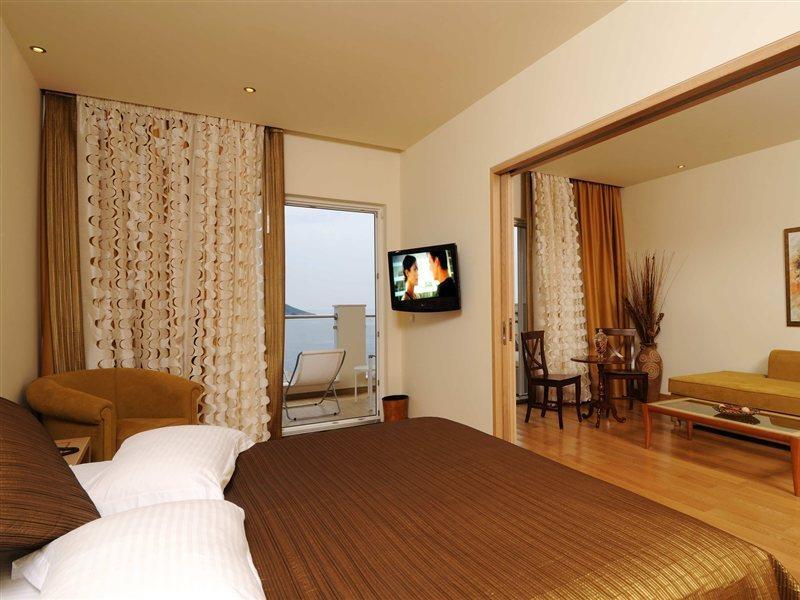 Akrotiri - Adult Friendly Hotel 5*