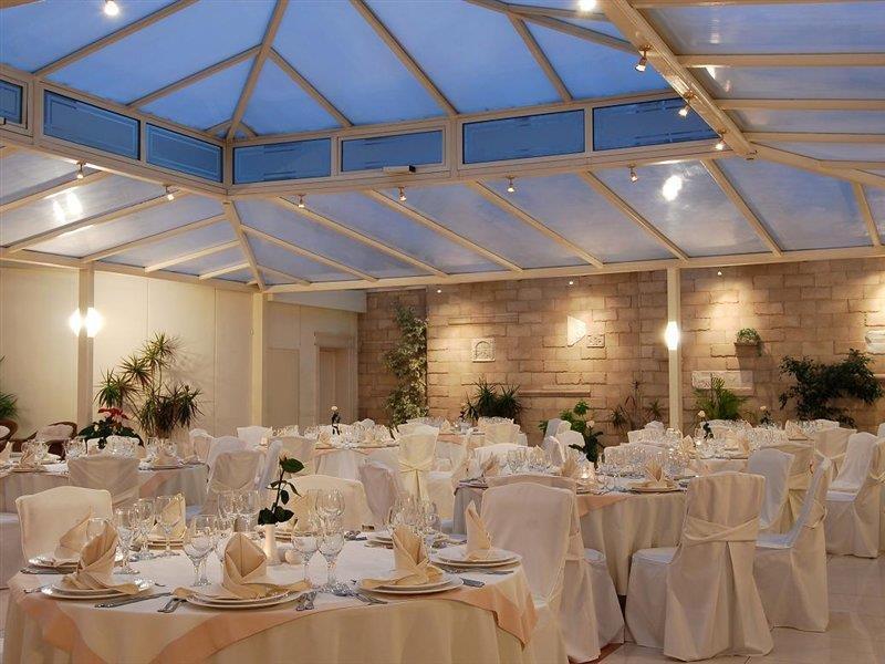 Atrium & Jacuzzi Hotel 4*
