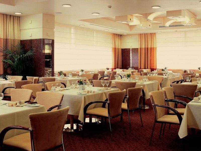 Attica Av, Airport W. By Ihg Hotel