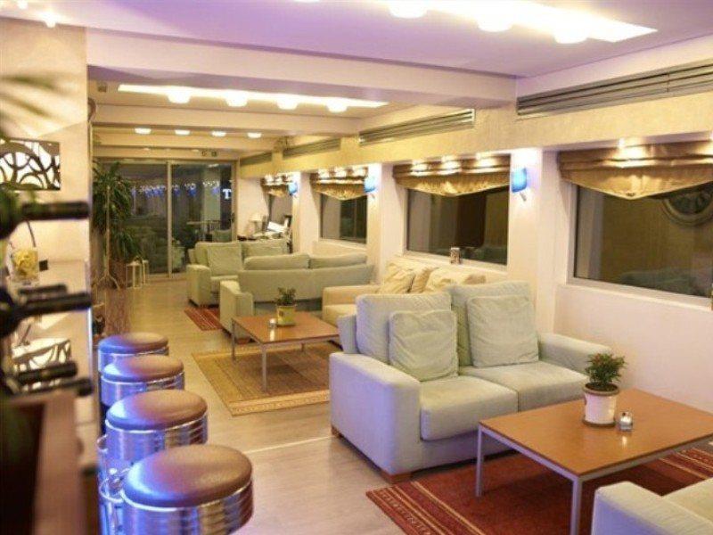 Tropical Hotel