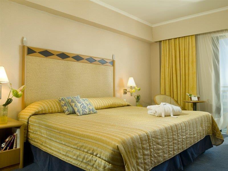 Chios Chandris 4*