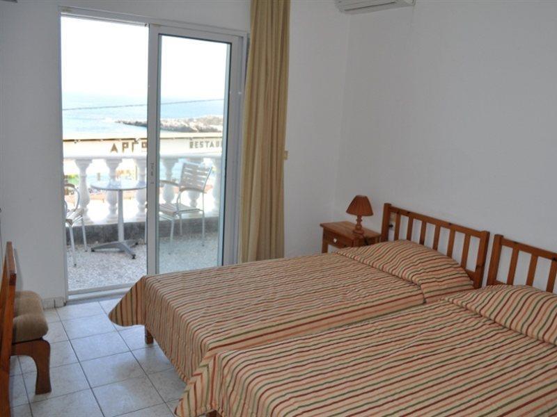 Zorbas 2* Hersonissos (Crete)