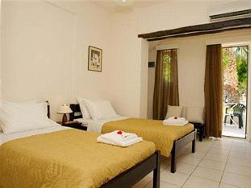 Ourania Aparthotel 3*