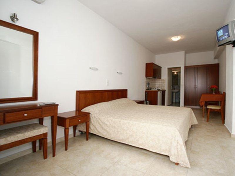 Kalimera 2* Agia Marina (Crete)