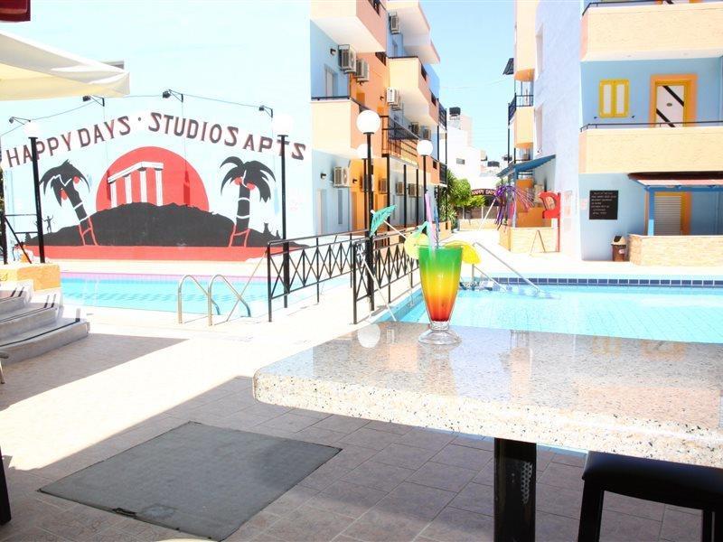Happy Days Aparthotel 3*