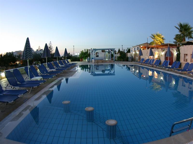 Golden Bay Aparthotel 3*