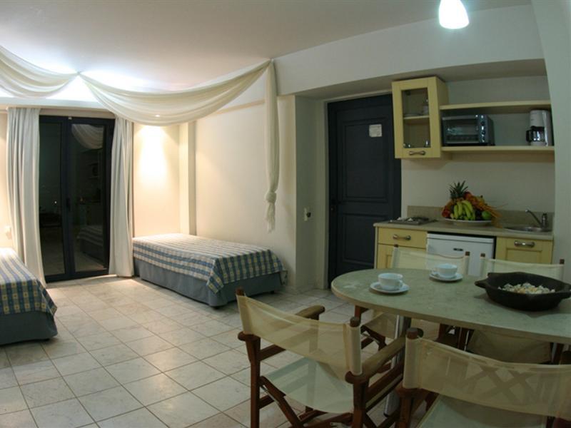 Golden Bay Aparthotel