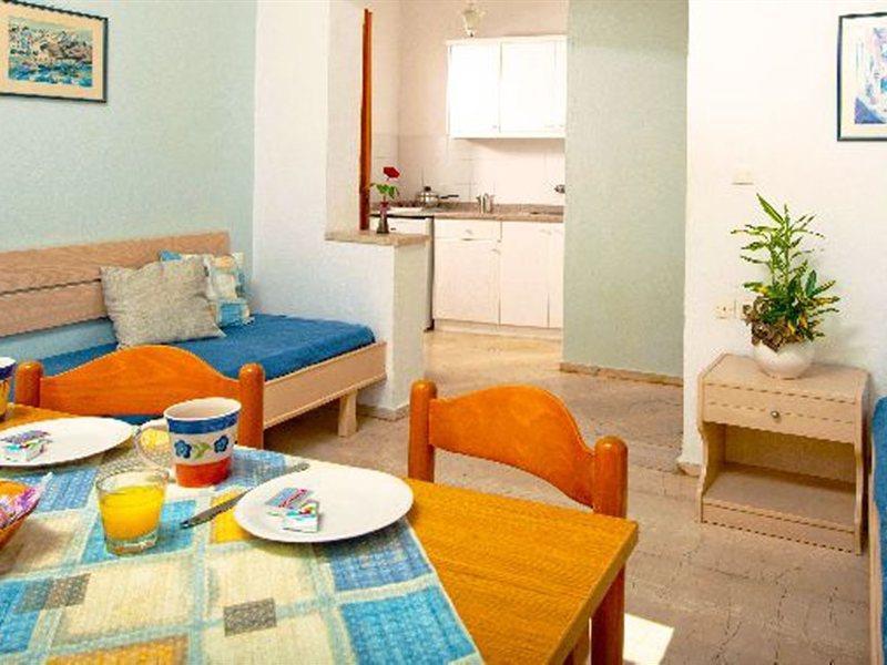 Melissa Apartments, & 3*
