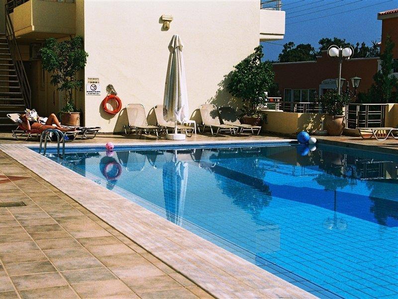 Veronica Aparthotel