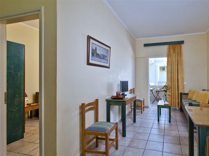 Inea & 2* Agioi Apostoli (Crete)