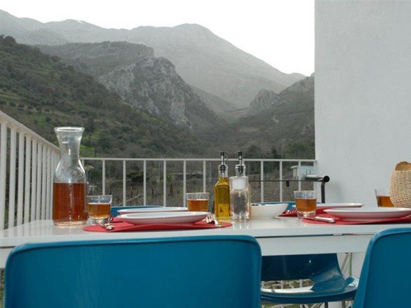 Pervola Petit Aparthotel 3*