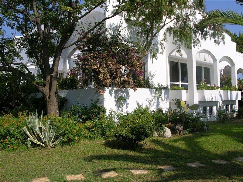 Mantenia Hotel 3*