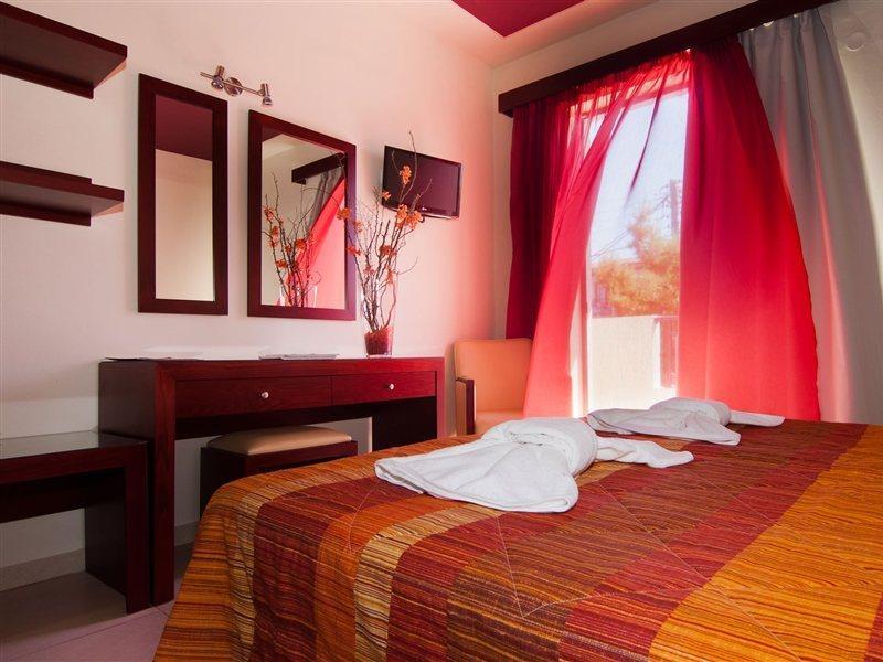 Canadian Hotel 3*