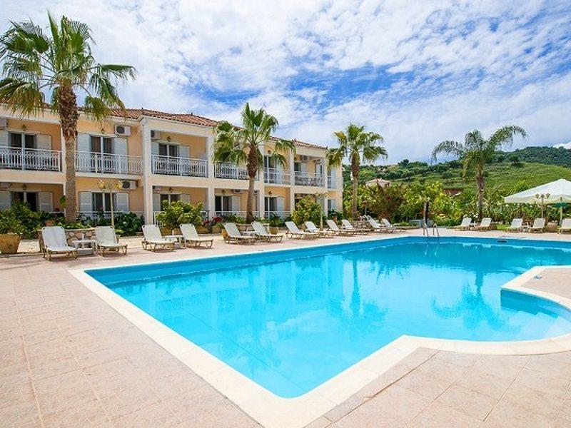 Edelweiss Aparthotel 3*