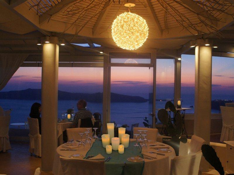 Pantheon Deluxe 4* Imerovigli (Santorini)