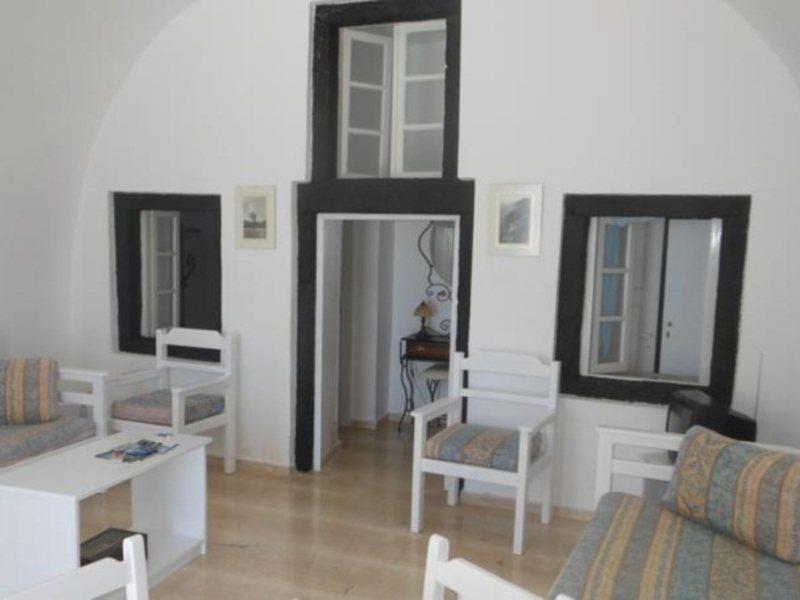 Nomikos Aparthotel