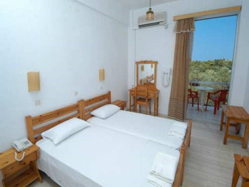 Lorenzo Hotel 2*