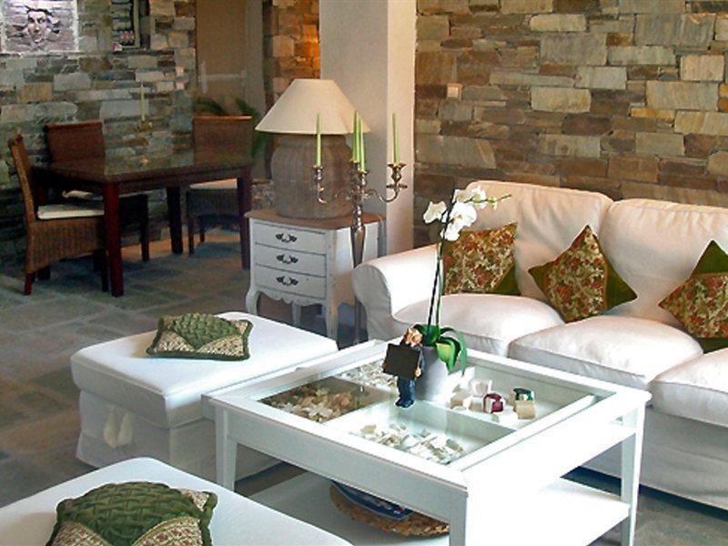 Kornilia Hotel