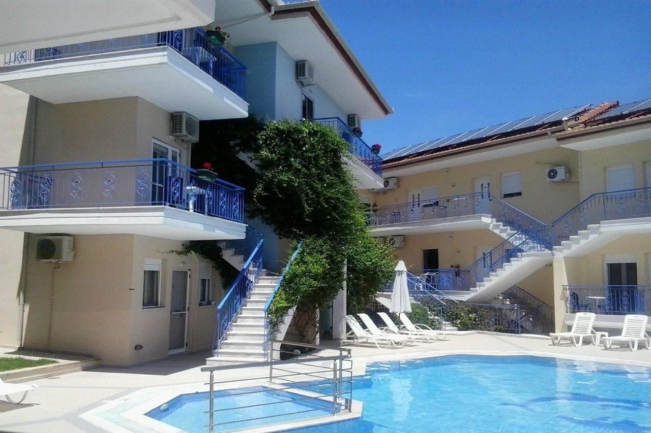 Stratos Hotel