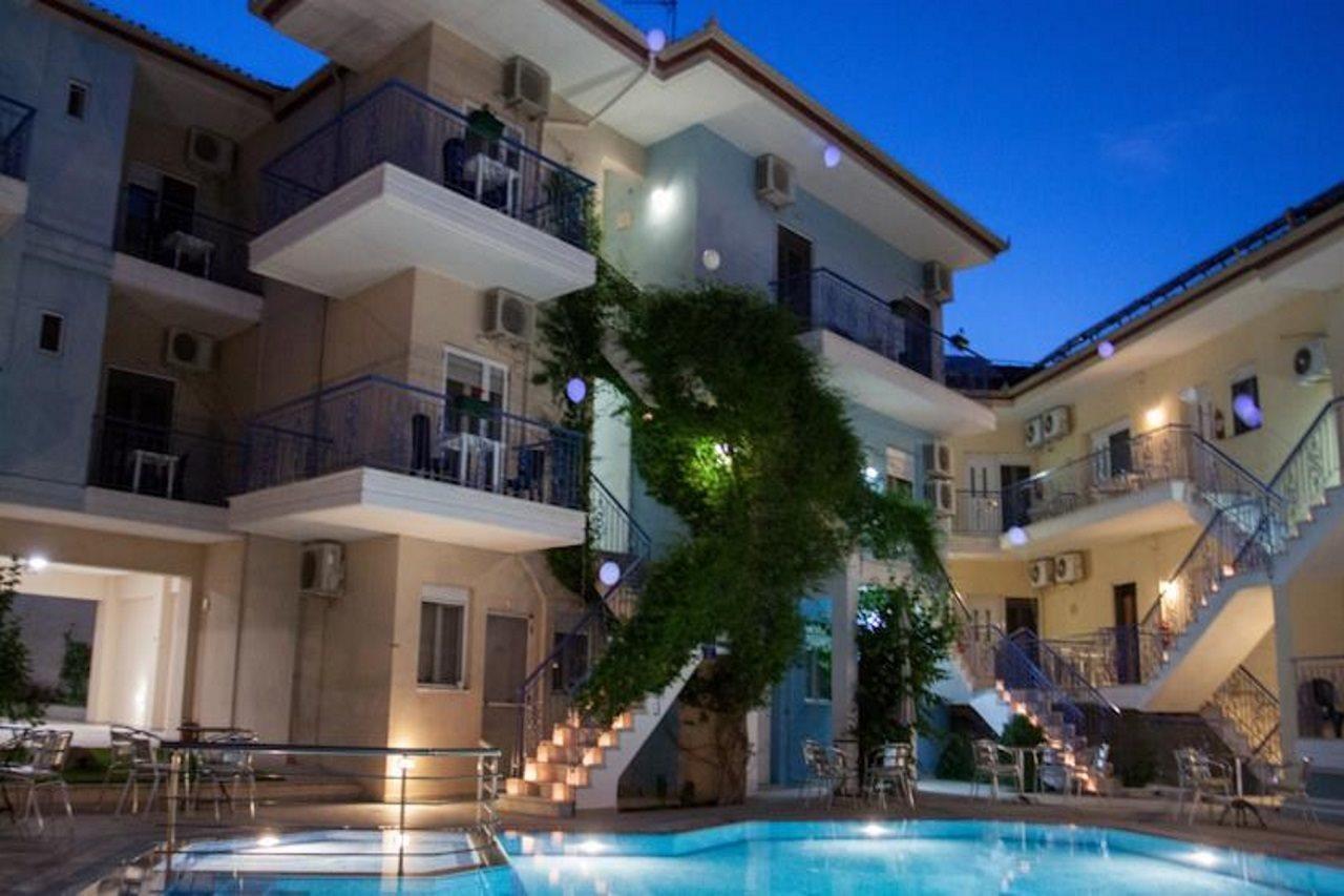 Stratos Hotel 3*